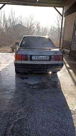 Audi 80    года Ташкенсаз