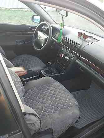 Audi 90    года 
