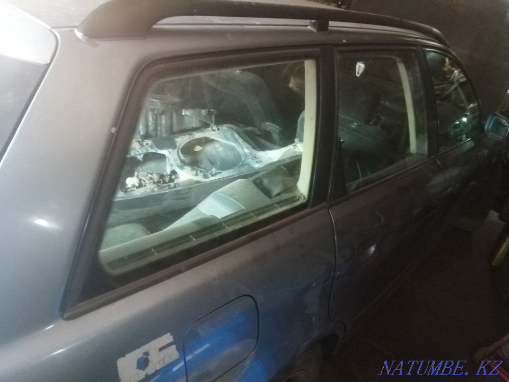 Audi A4    года Нуркен - изображение 2