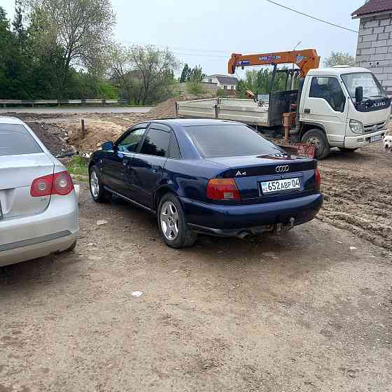 Audi A4    года 