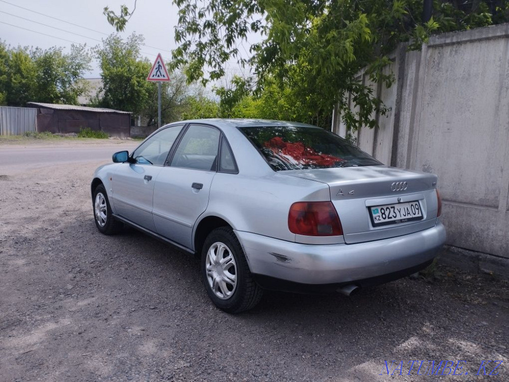 Audi A4    года Нуркен - изображение 3