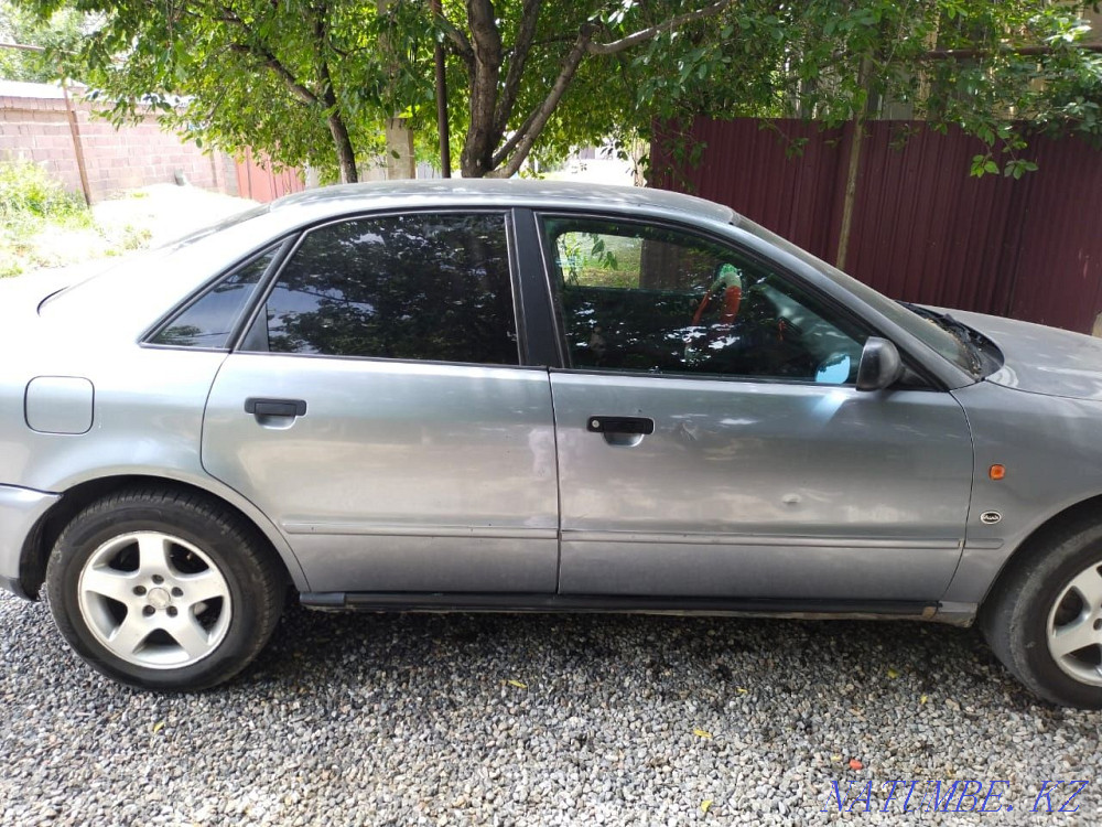 Audi A4    года Шымкент - изображение 3