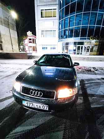 Audi A4    года  Орал
