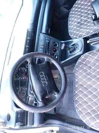 Audi A4    года 