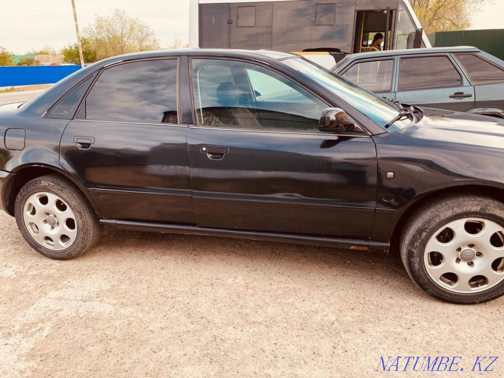 Audi A4    года Уральск - изображение 2