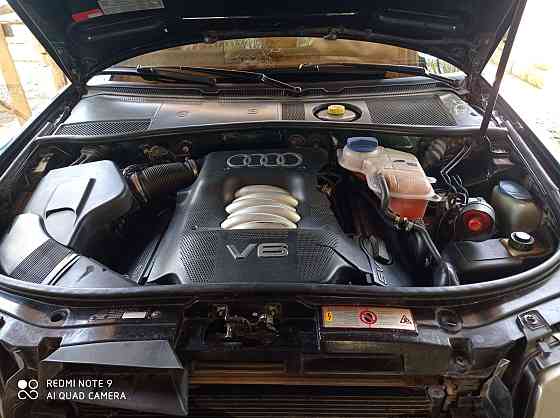 Audi A6    года 