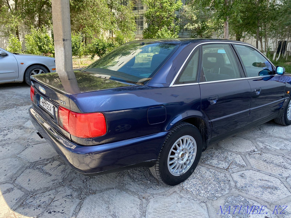 Audi A6    year  - photo 2