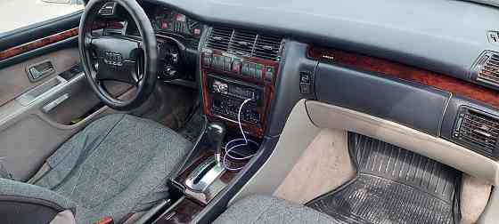 Audi A8    года Жарсуат