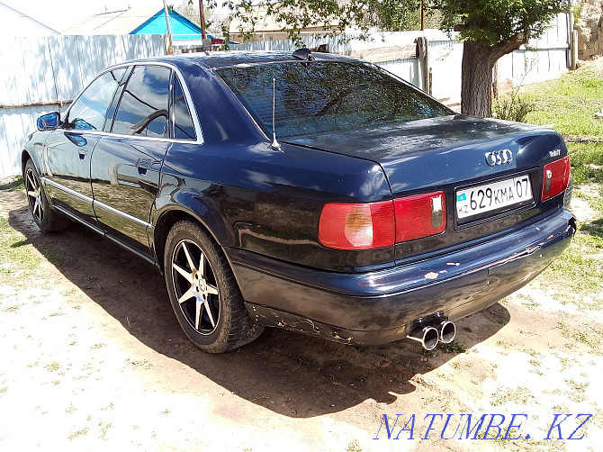 Audi A8    year  - photo 9