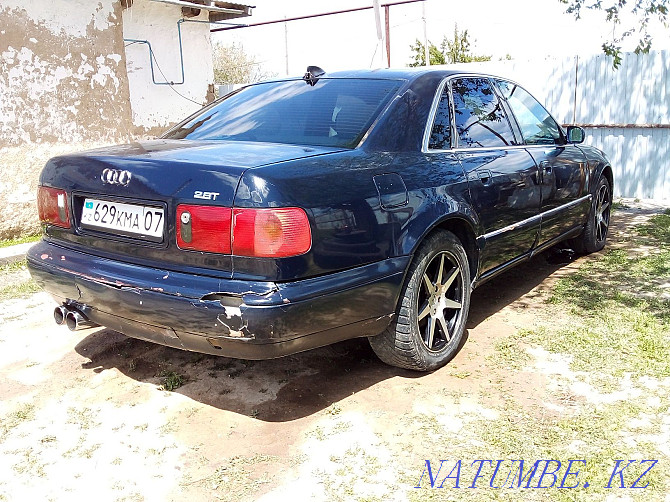 Audi A8    year  - photo 10