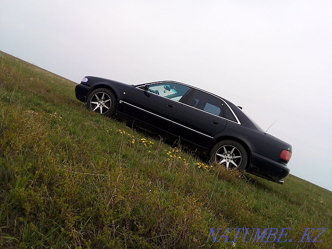 Audi A8    year  - photo 2