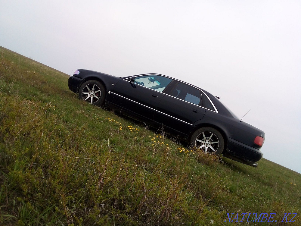 Audi A8    года  - изображение 2