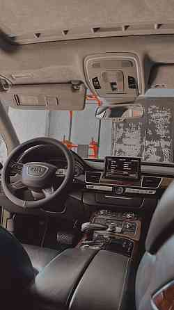 Audi A8    года Шымкент