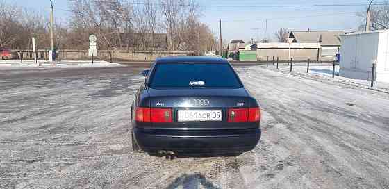 Audi A8    года Karagandy