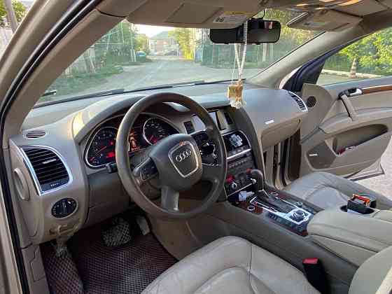 Audi Q7    года Атырау