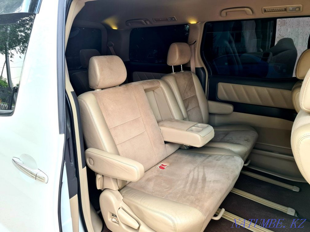 Toyota Alphard    year Шиели - photo 7