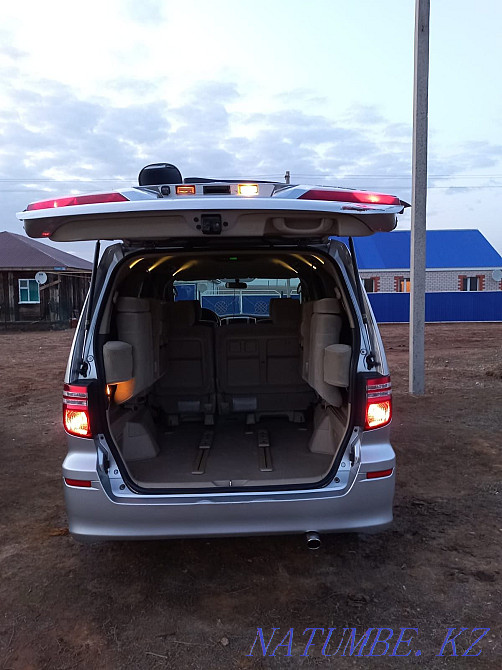 Toyota Alphard    year  - photo 10
