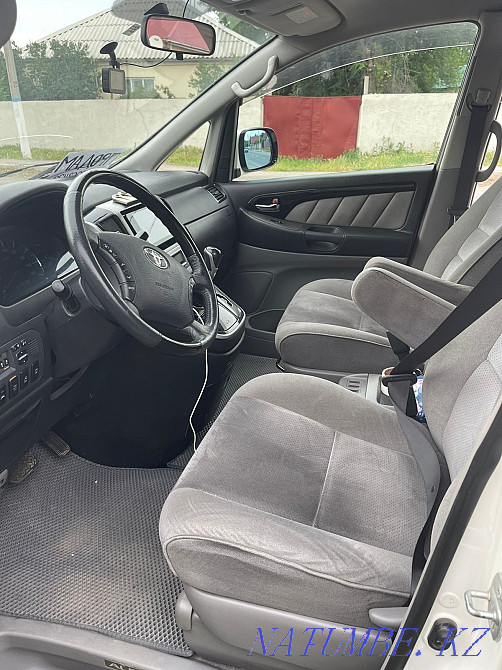 Toyota Alphard    year  - photo 6