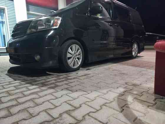 Toyota Alphard    года Актау