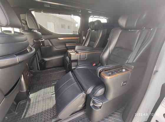 Toyota Alphard    года  Атырау