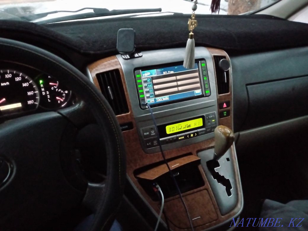 Toyota Alphard    года Алматы - изображение 4