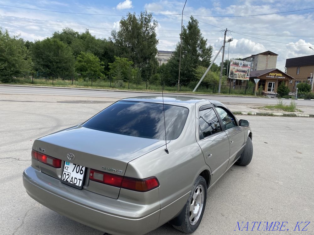 Toyota Camry    года Казцик - изображение 1