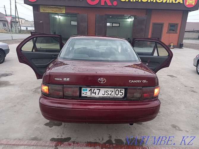 Toyota Camry    года Уштобе - изображение 2