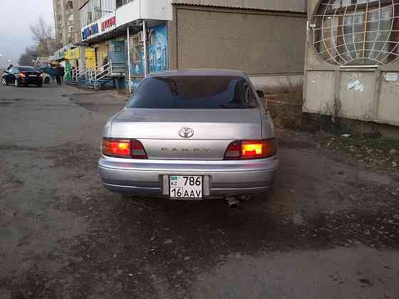 Toyota Camry    года Semey