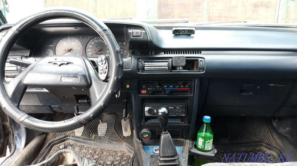 Toyota Camry    года Каскелен - изображение 4