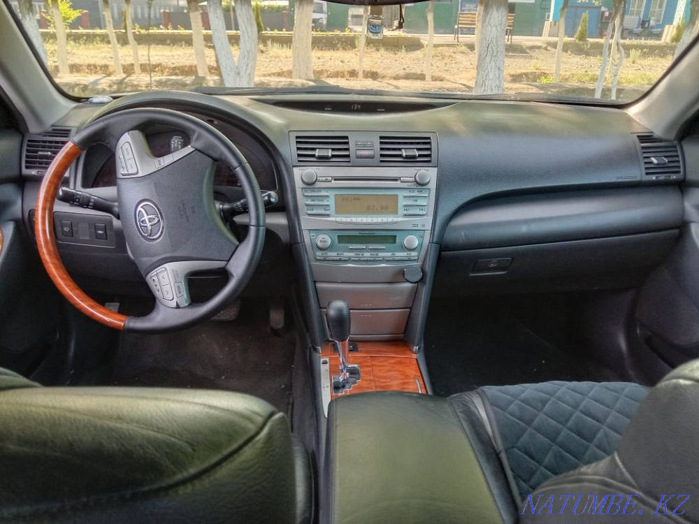 Toyota Camry    года  - изображение 5