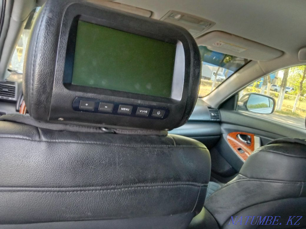 Toyota Camry    года  - изображение 8