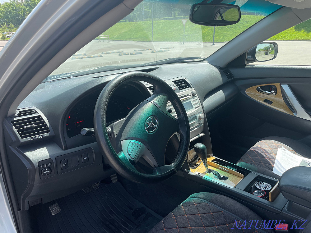 Toyota Camry    года Алматы - изображение 5