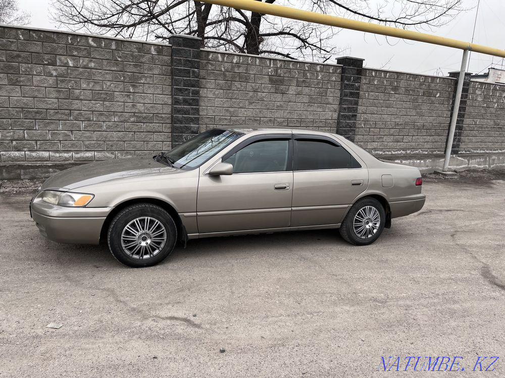 Toyota Camry    года Есик - изображение 4