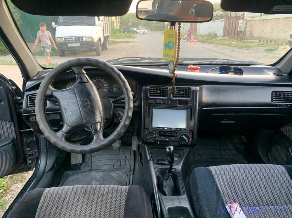 Toyota Ist    года Шымкент - изображение 6