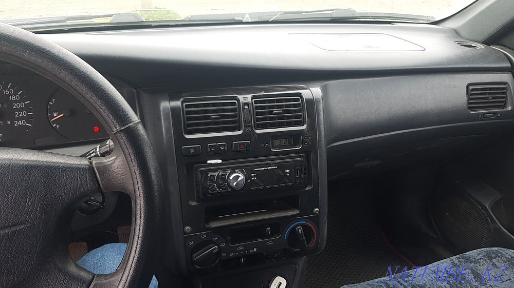 Toyota Starlet    year  - photo 2