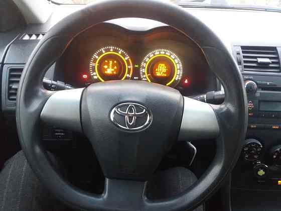 Toyota Corolla    года 