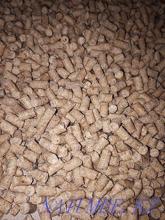 Bread pellets for pigs chickens ducks geese cattle sheep horses dogs Kostanay - photo 1