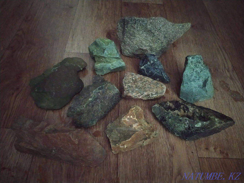 Stones for decoration of the aquarium. Inexpensive aquariums. Almaty - photo 1
