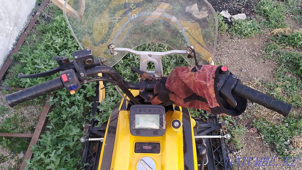 Selling a snowmobile  - photo 2