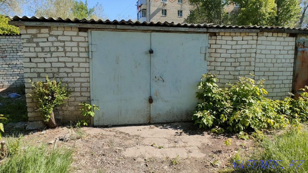Продам кирпичный гараж Уральск - изображение 1