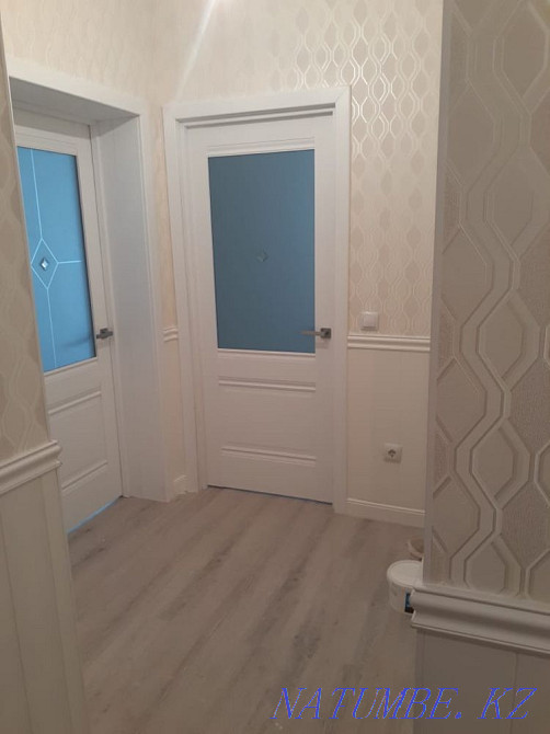 Turnkey apartment renovation tiles, gesso, wallpaper, laminate, doors, Almaty - photo 7