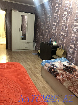 Продам 2 кровати и один шкаф, цена 35000 Алматы - изображение 2