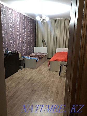 Продам 2 кровати и один шкаф, цена 35000 Алматы - изображение 1