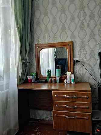Продам стол туалетный с зеркалом Усть-Каменогорск