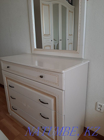 Chest of drawers with a mirror Нура - photo 1