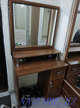 Туалетный стол с зеркалом Атырау - изображение 1