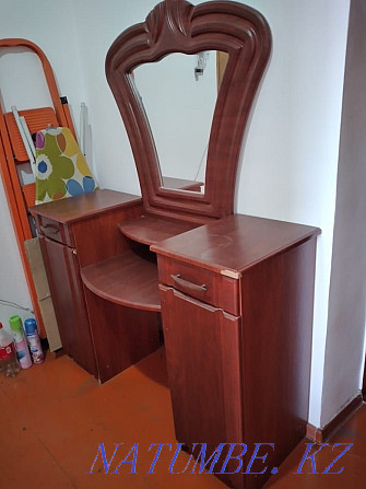 Selling chest of drawers with mirror. Price negotiable Taraz - photo 2