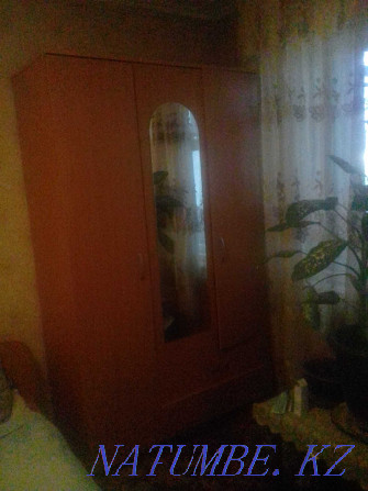 Үш есікті шкаф екінші қол  Астана - изображение 1