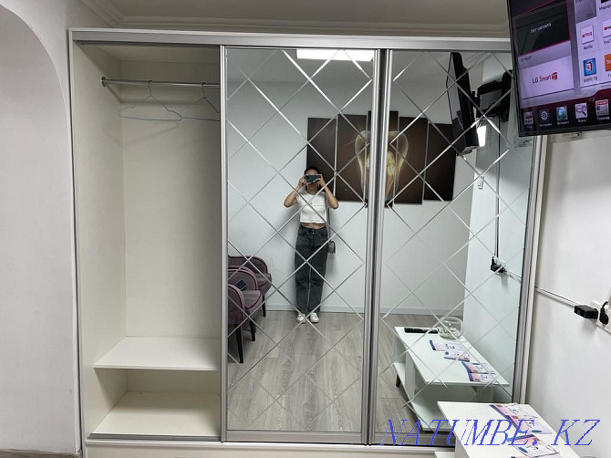 Новый Шкаф белый, 2 зеркало Алматы - изображение 4