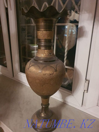 Резная ваза из латуни ручной работы Пакистан Алматы - изображение 1